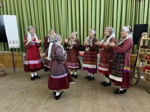 Где молодёжь - там веселье: как в удмуртской глубинке возрождают обряд «Аллак корка»