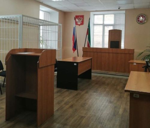 Кукмарада җиде автомобиль йөртүчене алкогольле эчемлек кулланган килеш транспорт чарасы белән идарә иткән өчен хөкем иткәннәр