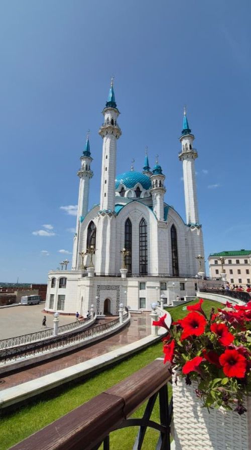 Исерек кешенең хатыны җәннәткә керәме: Сорауларга Рәдиф хәзрәт Тимергалиев җавап бирә
