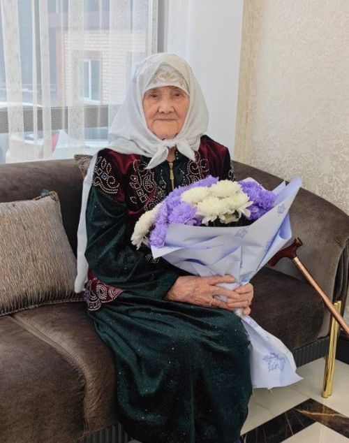 Ана бәхете: Вахит авылында яшәүче Разыя Гарифуллина янында аның «алтыннары»