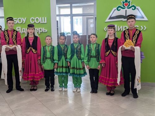 Ядегәр мәктәбендә «Кукмара районының этномәдәни мозаикасы» дип аталган Халыклар дуслыгы парады узды