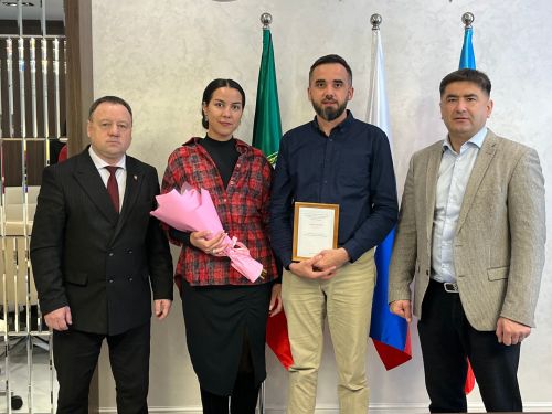 Кукмарада яшь гаиләгә торак шартларын яхшырту өчен сертификат тапшырылды