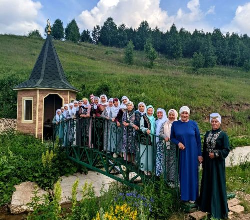 250 чакрым араны тоташтыручы видео: Кукмара районы Мөслим кунакларын кабул итте