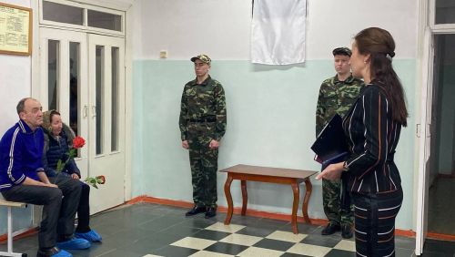 Түбән Үрәс мәктәбендә махсус операциядә һәлак булган Денис Бектинга истәлек тактасы куелды