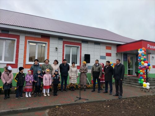 Кече Чура авылында  бер түбә астында булган балалар бакчасы һәм башлангыч мәктәп капиталь төзекләндерелде