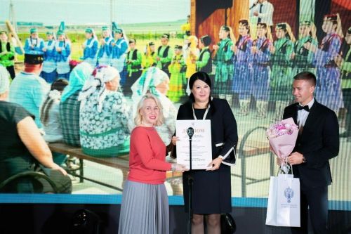 Кукмара районы Вахит авылы Мәдәният йорты «Мәдәният йорты. Яңа формат» Бөтенроссия бәйгесендә икенче урынны алды