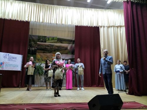 Түбән Өскебаш мәдәният йортында шагыйрә, җырлар авторы Айгөл Вәлиуллинаның иҗат кичәсе булды