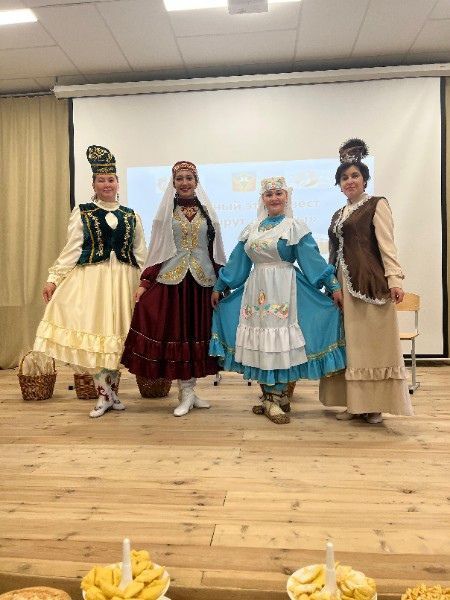 Кукмараның 3 нче урта мәктәбендә «Дуслык маршруты»  дип аталган бәйрәм чарасы  уздырылды