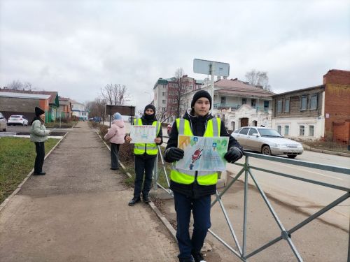 Кукмарада Бөтендөнья юл-транспорт һәлакәтләре корбаннарын искә алу көненә багышланган акция үткәрелде
