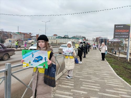 Кукмарада Бөтендөнья юл-транспорт һәлакәтләре корбаннарын искә алу көненә багышланган акция үткәрелде