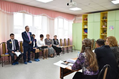 Татарстан хезмәт, мәшгульлек һәм социаль яклау министры Эльмира Зарипова Кукмарага килде