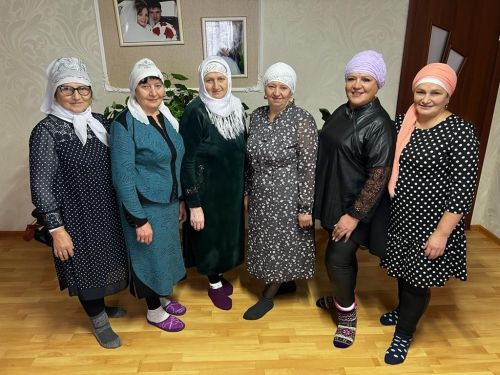 Майтманыкылар: алты кыз, алты әни