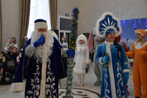 Кукмарада физик мөмкинлеге чикле балалар өчен район башлыгының Чыршы бәйрәме узды