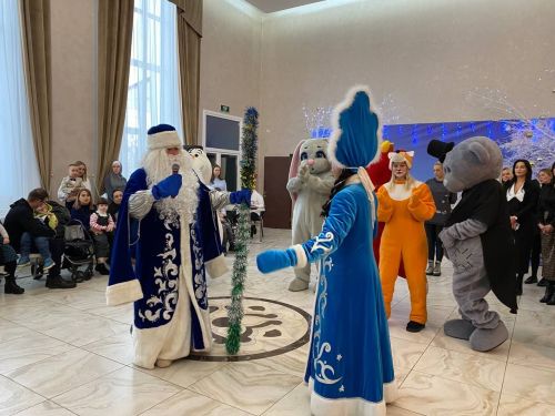 Кукмарада физик мөмкинлеге чикле балалар өчен район башлыгының Чыршы бәйрәме узды