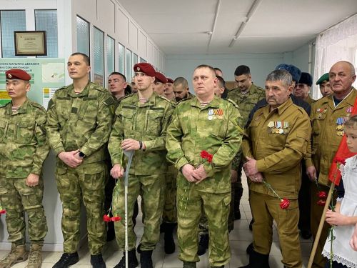 Урта Комар мәктәбендә якташыбыз Егор Ивановка мемориаль такта куелды