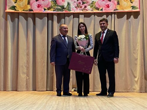 Янил авыл җирлегендә хисап җыелышы узды