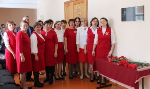 В Ош.Юмьинской средней школе установили памятную доску погибшему в СВО Ильнуру Гайфутдинову