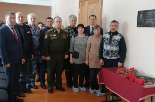В Ош.Юмьинской средней школе установили памятную доску погибшему в СВО Ильнуру Гайфутдинову