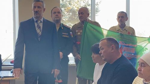 Чарлы урта мәктәбендә махсус хәрби операция барышында һәлак булган Рафил Хәлимов истәлегенә мемориаль такта куелды