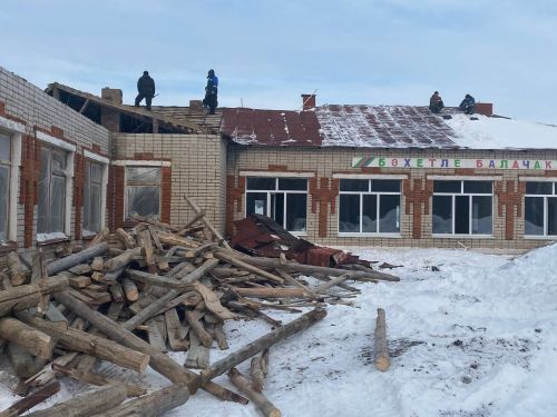 Сергей Димитриев Югары Чура җирлегендәге объектларда бара торган ремонт эшләре белән танышты