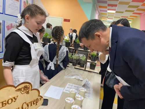 «Эшмәкәрлеккә адымнар»: Кукмарада яшь эшмәкәрләр үз бизнес-проектларын тәкъдим иттеләр