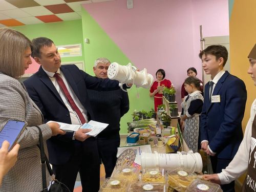 «Эшмәкәрлеккә адымнар»: Кукмарада яшь эшмәкәрләр үз бизнес-проектларын тәкъдим иттеләр