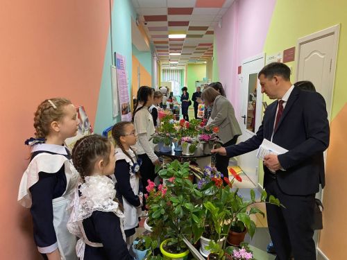 «Эшмәкәрлеккә адымнар»: Кукмарада яшь эшмәкәрләр үз бизнес-проектларын тәкъдим иттеләр