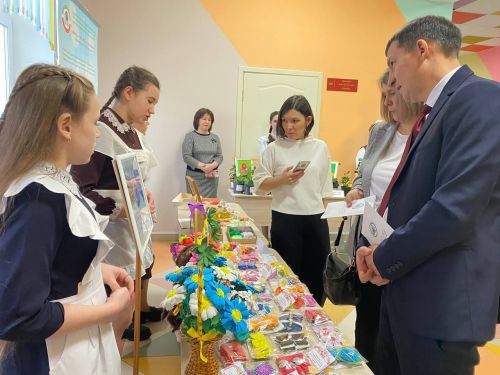 «Эшмәкәрлеккә адымнар»: Кукмарада яшь эшмәкәрләр үз бизнес-проектларын тәкъдим иттеләр