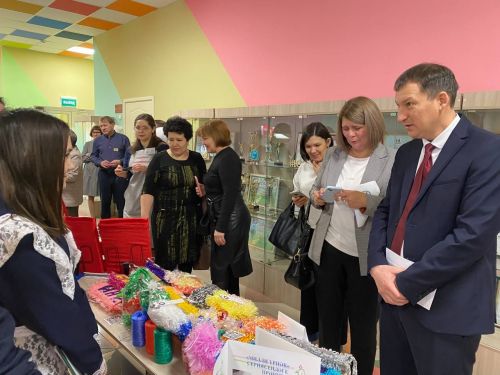 «Эшмәкәрлеккә адымнар»: Кукмарада яшь эшмәкәрләр үз бизнес-проектларын тәкъдим иттеләр