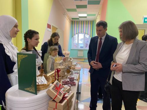 «Эшмәкәрлеккә адымнар»: Кукмарада яшь эшмәкәрләр үз бизнес-проектларын тәкъдим иттеләр