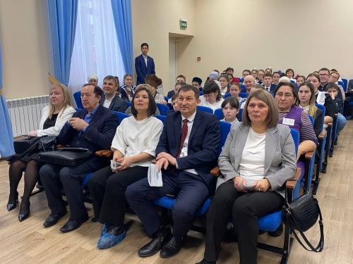«Эшмәкәрлеккә адымнар»: Кукмарада яшь эшмәкәрләр үз бизнес-проектларын тәкъдим иттеләр