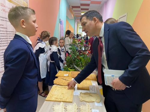 «Эшмәкәрлеккә адымнар»: Кукмарада яшь эшмәкәрләр үз бизнес-проектларын тәкъдим иттеләр
