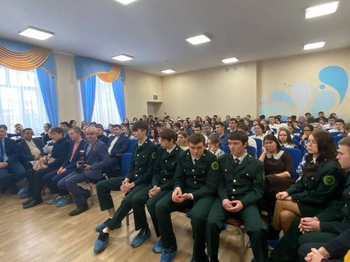 Кукмара районы башлыгы яшьләр белән очрашты