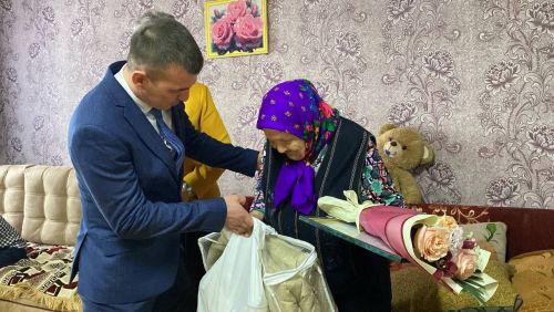Иске Юмья авылында яшәүче Фекла Алексеевага 90 яшь тулды