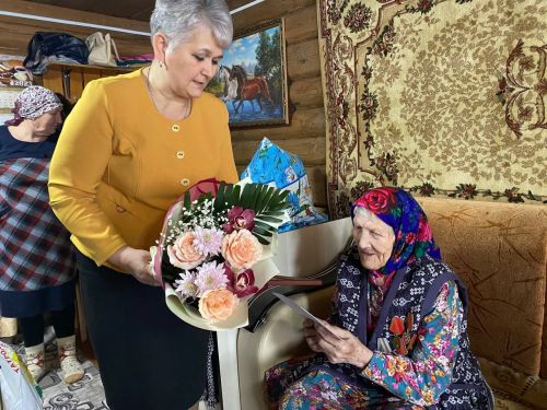 Оштырма Юмья авылында яшәүче Анастасия Васильева бүген 95 яшьлеген билгеләп үтә