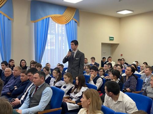 Кукмара районы башлыгы яшьләр белән очрашты