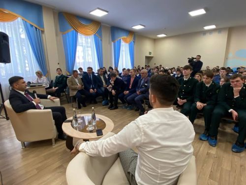 Кукмара районы башлыгы яшьләр белән очрашты