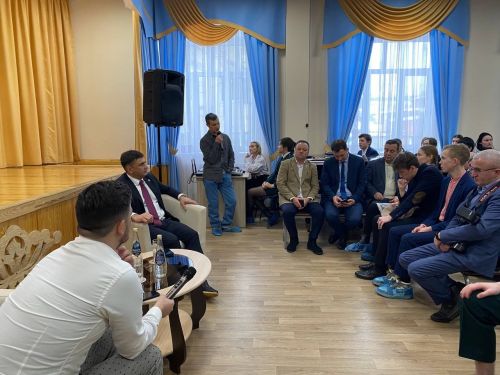 Кукмара районы башлыгы яшьләр белән очрашты