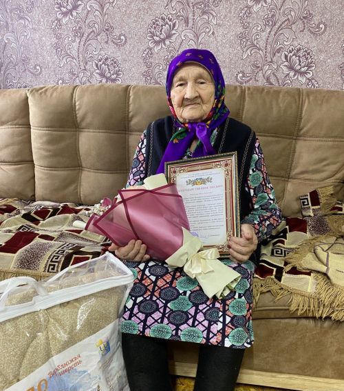 Иске Юмья авылында яшәүче Фекла Алексеевага 90 яшь тулды
