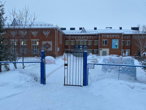 Сергей Димитриев Кукмара районындагы объектларда алып барылучы ремонт эшләренең барышы белән танышты