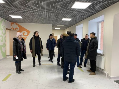 Сергей Димитриев Кукмара районындагы объектларда алып барылучы ремонт эшләренең барышы белән танышты