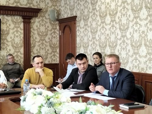 Кукмара районы башлыгы Сергей Димитриев оешма-предприятие җитәкчеләре белән очрашты