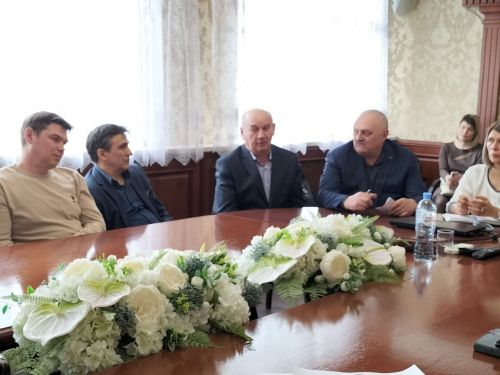 Кукмара районы башлыгы Сергей Димитриев оешма-предприятие җитәкчеләре белән очрашты
