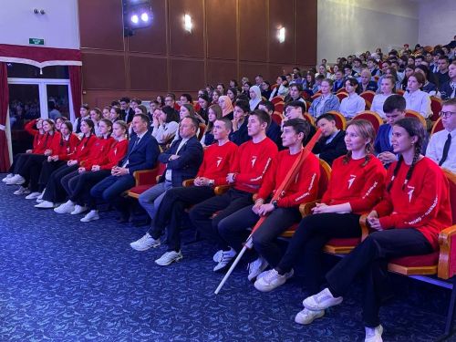 Кукмара яшьләре белән «Беренчеләр хәрәкәте»нең Татарстан бүлекчәсе җитәкчесе Тимур Сөләйманов очрашты