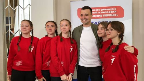 Кукмара яшьләре белән «Беренчеләр хәрәкәте»нең Татарстан бүлекчәсе җитәкчесе Тимур Сөләйманов очрашты