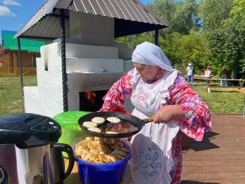 Кызыклы уеннар, ат чабышы, җыр-моң: Кукмарада Сабан туе гөрләде