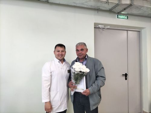 Бүген район үзәк дәваханәсендә медицина хезмәткәрләре көнен билгеләп үттеләр