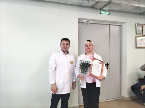 Бүген район үзәк дәваханәсендә медицина хезмәткәрләре көнен билгеләп үттеләр