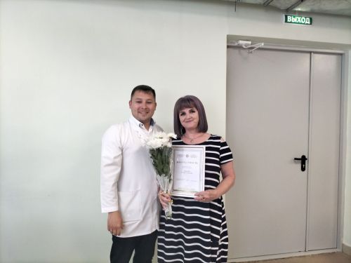 Бүген район үзәк дәваханәсендә медицина хезмәткәрләре көнен билгеләп үттеләр