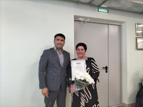 Бүген район үзәк дәваханәсендә медицина хезмәткәрләре көнен билгеләп үттеләр